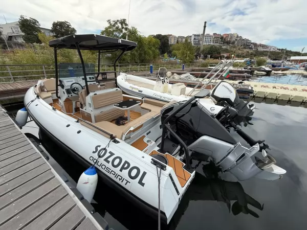 Моторна лодка Aquaspirit S700