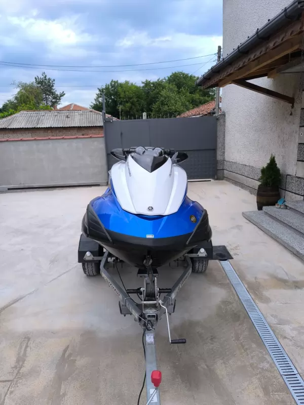 Yamaha FZS 1800