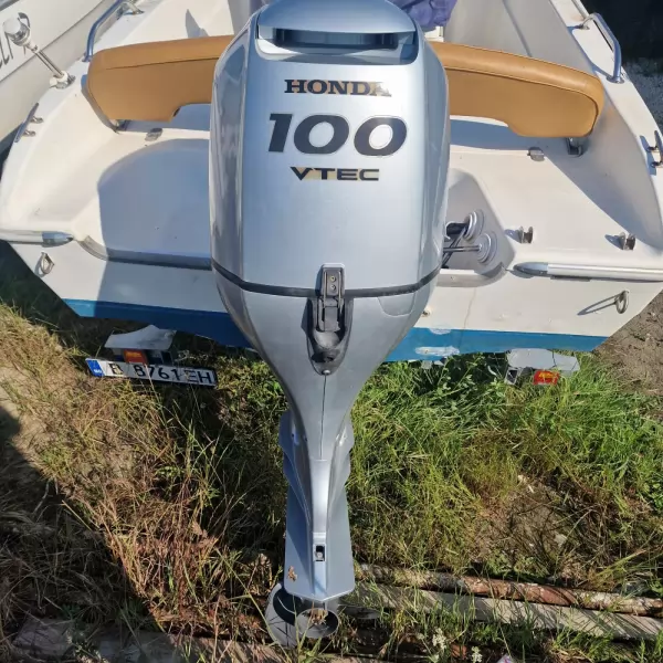 Извънбордов двигател Honda Honda BF100A