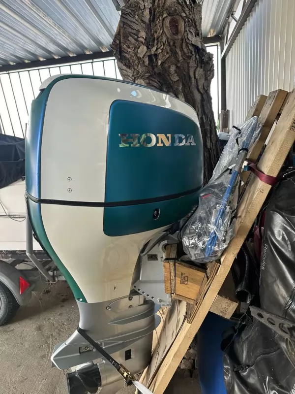 Извънбордов двигател Honda BF135A4