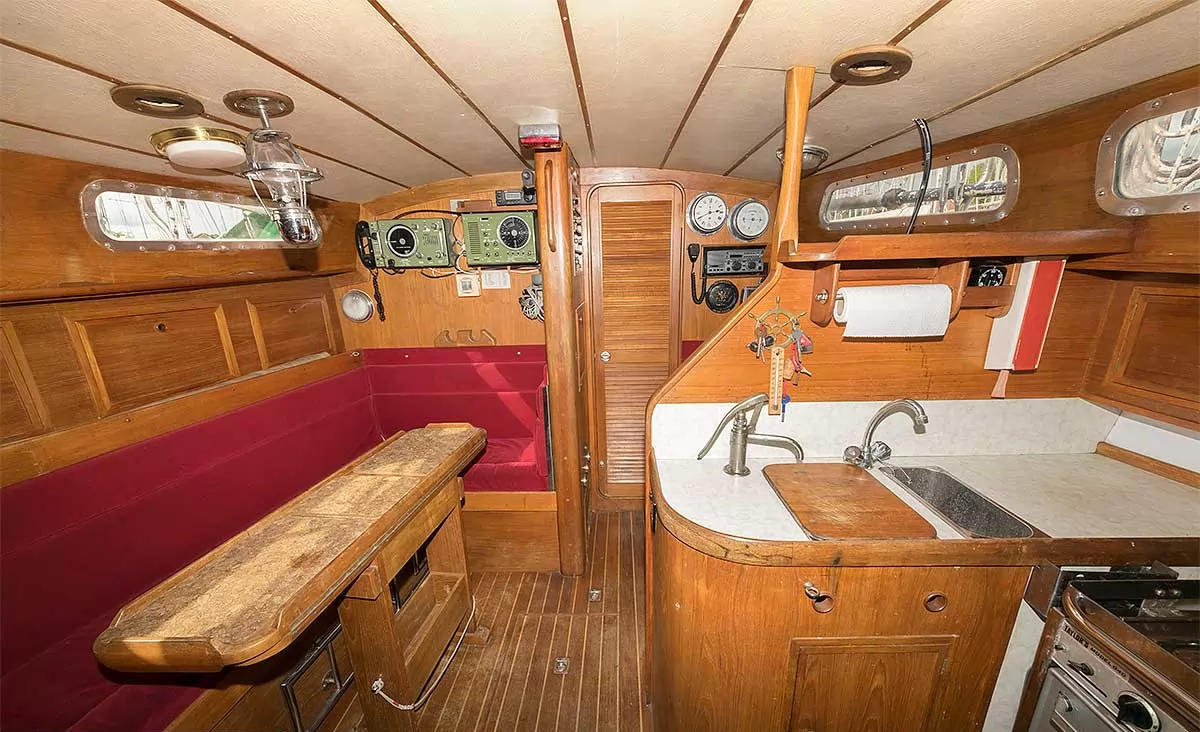 Продава се Van de Stadt Victory 41