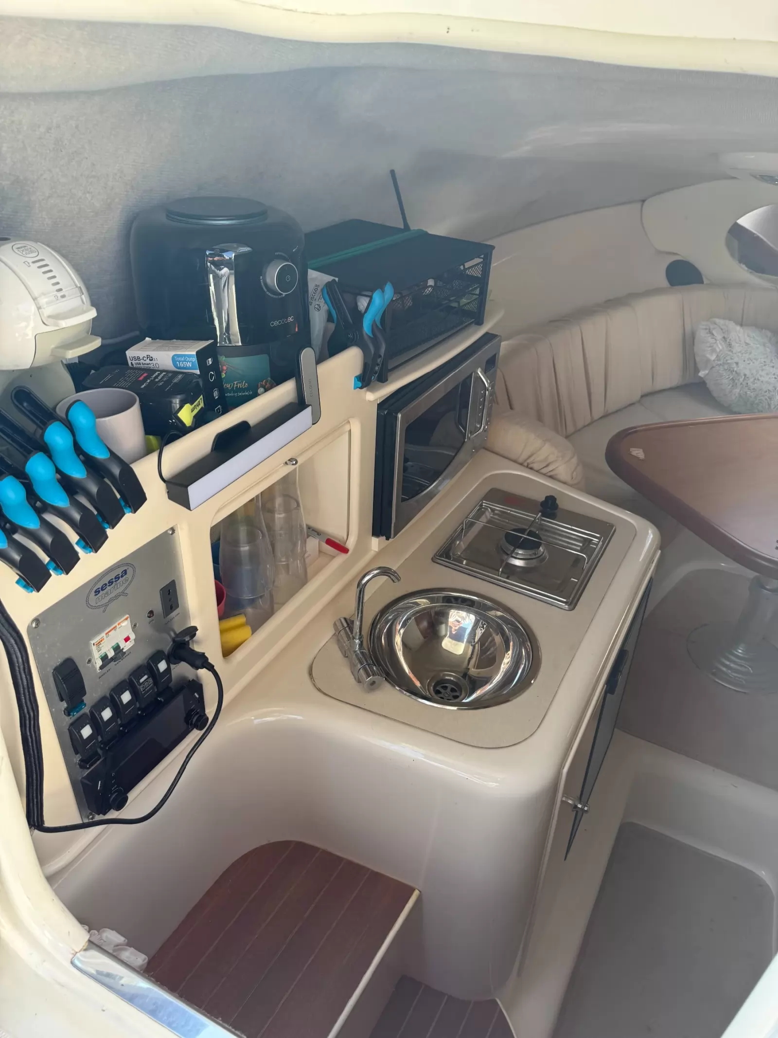 Продава се Sessa Oyster 25