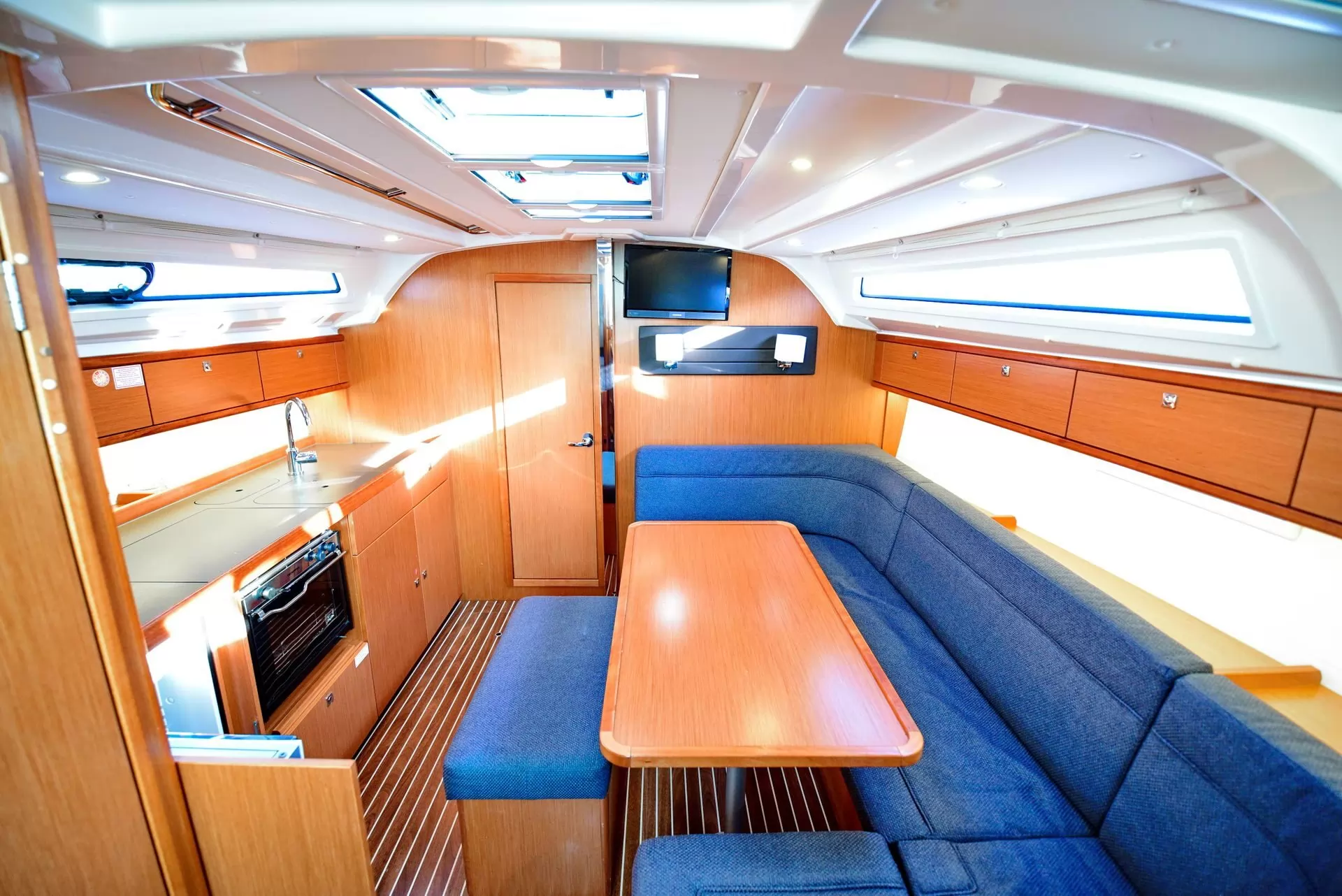 Продава се Bavaria Cruiser 41S Heroes