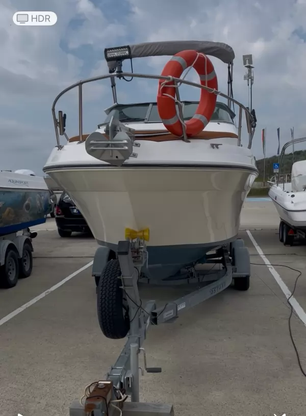 Sea Ray 230 DA Sundancer