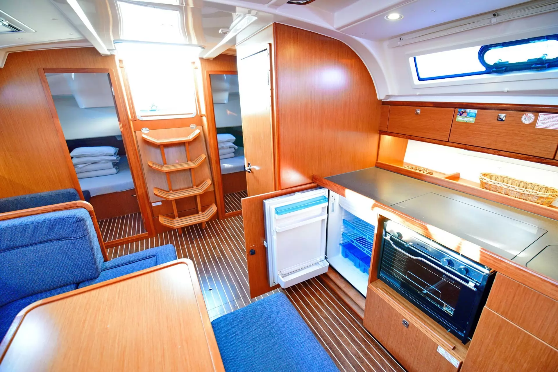 Продава се Bavaria Cruiser 41S