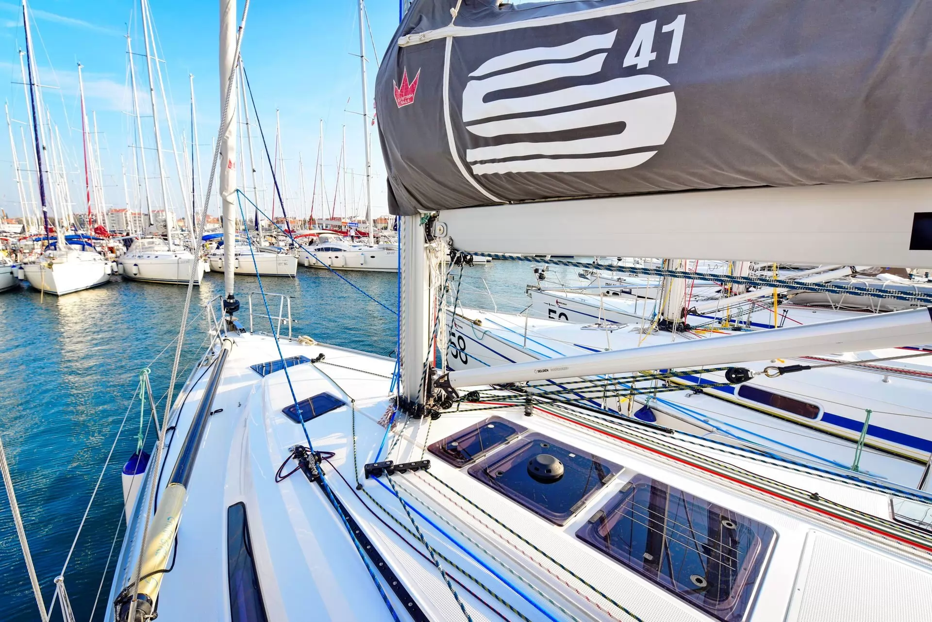 Продава се Bavaria Cruiser 41S
