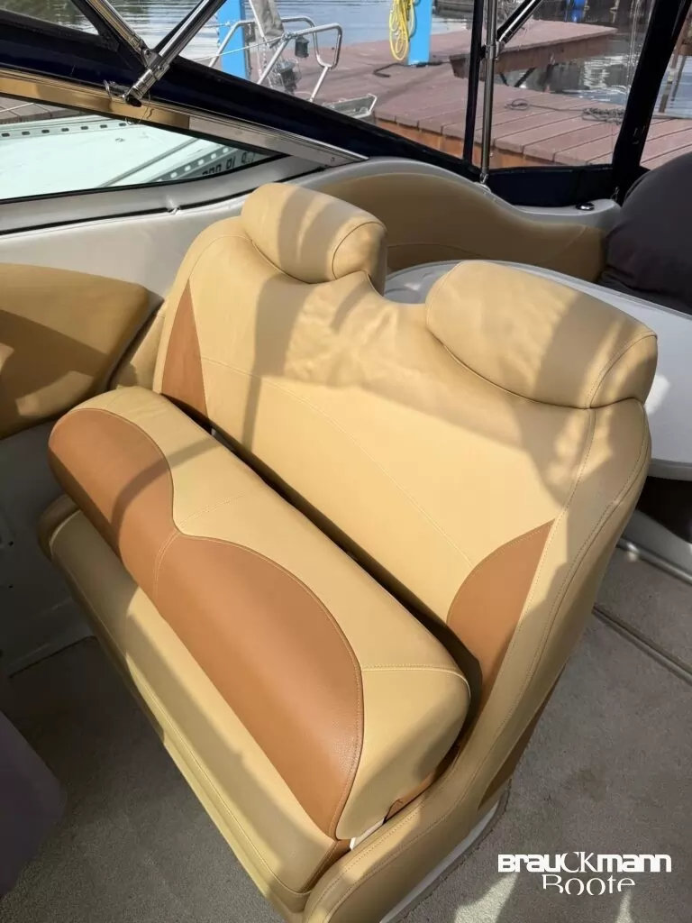 Продава се CROWNLINE 250 CR – V8 MerCruiser 300 PS, trailer & refit 2023–2026