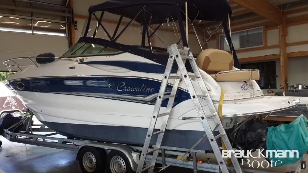 Продава се CROWNLINE 250 CR – V8 MerCruiser 300 PS, trailer & refit 2023–2026