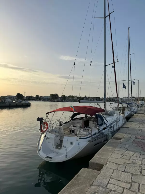 Bavaria 44