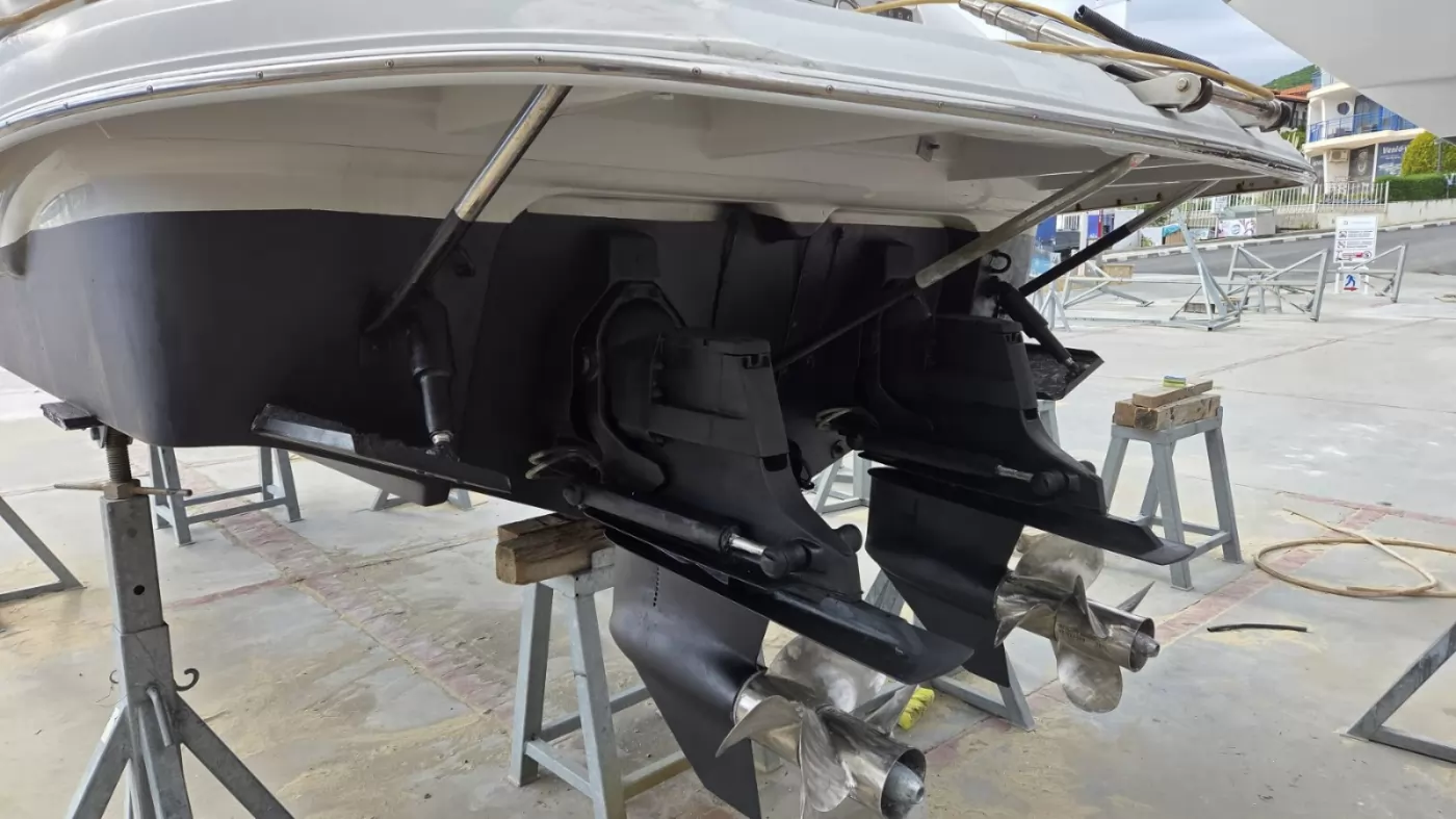 Продава се Crownline Boats 315 SCR
