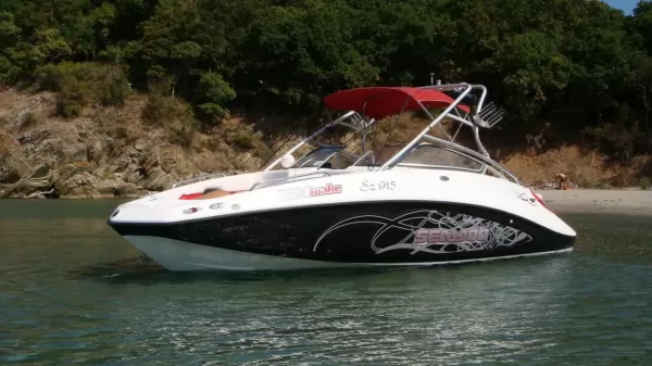Bombardier Sea Doo 230 Wake