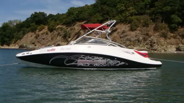 Bombardier Sea Doo 230 Wake